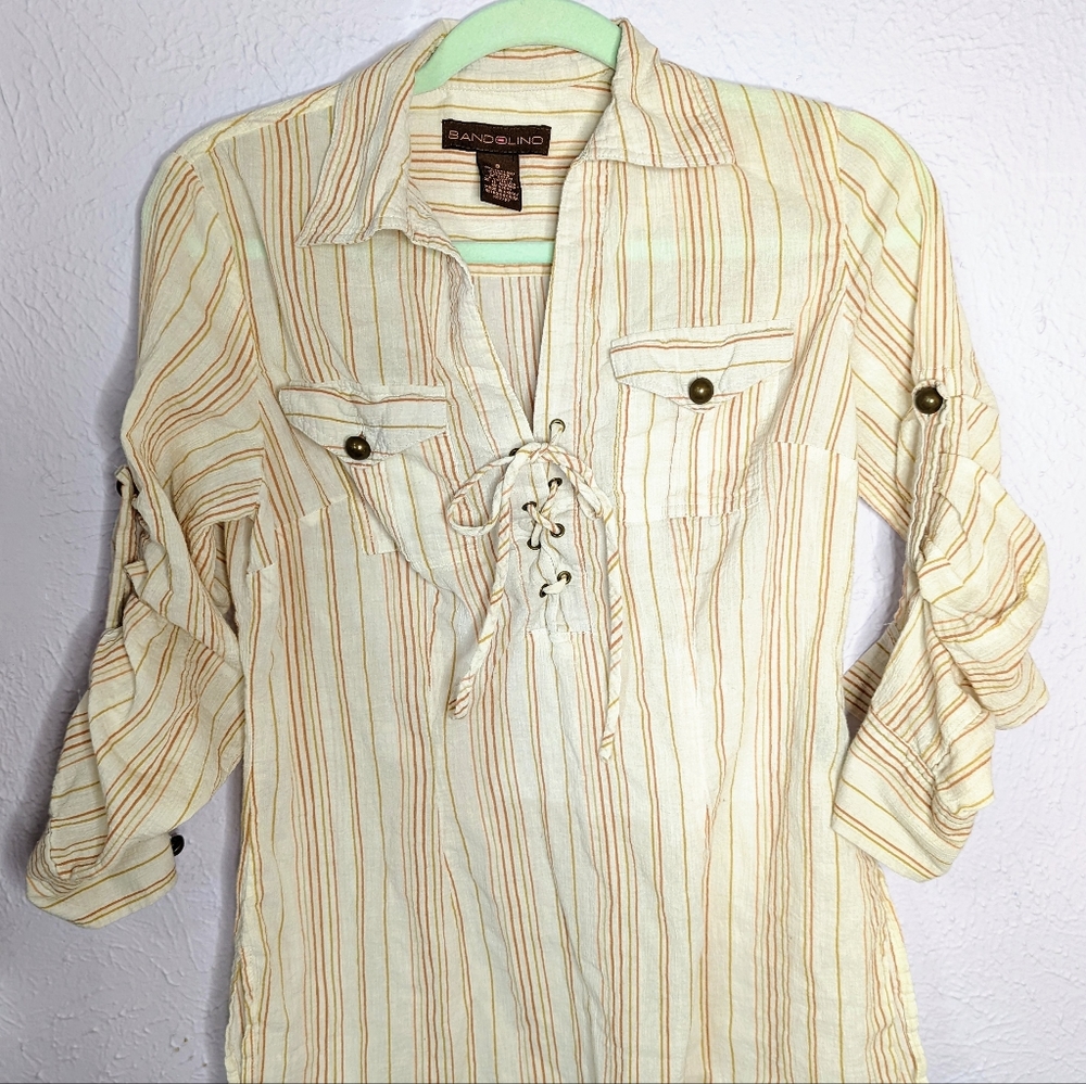 Bandolino long sleeve tunic with side slits. Size 8 Color Cream